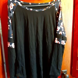 Long sleeve floral sleeve shirt